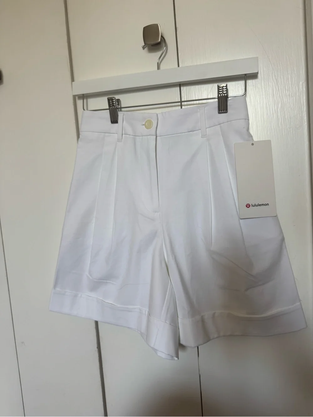 Lululemon High-Rise White Pleated  Shorts